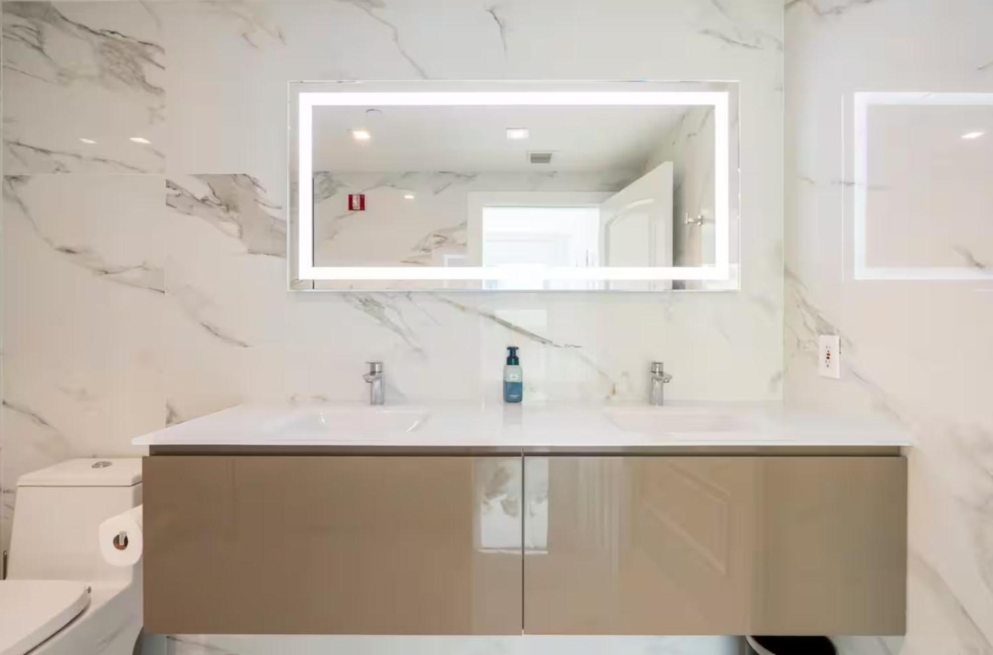 Beachfront Bentley Hotel One Bedroom Suite With Balcony And Beach Access Miami Beach Buitenkant foto