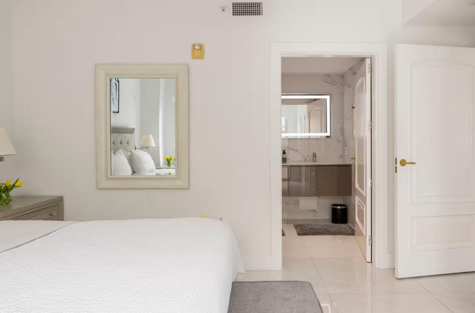 Beachfront Bentley Hotel One Bedroom Suite With Balcony And Beach Access Miami Beach Buitenkant foto